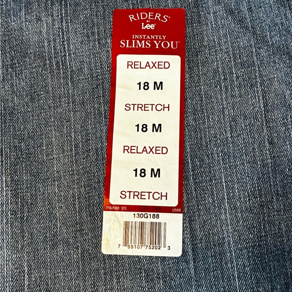 Classic Blue Women's Jeans - Picture 4 of 11